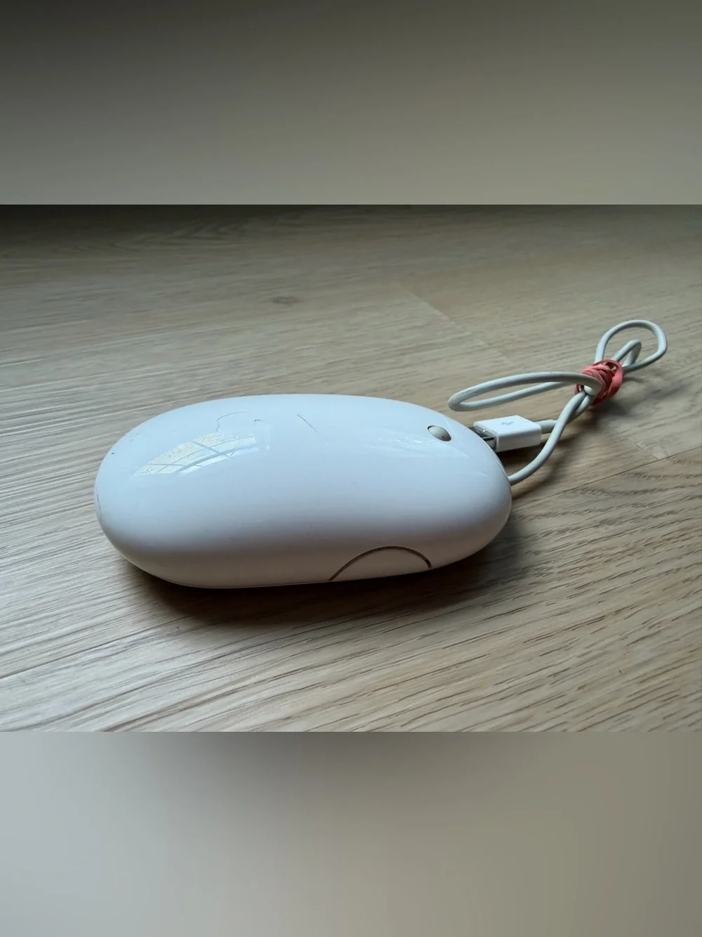 Apple A1152 Wired Optical USB Mouse White Mighty Mouse MB112LL/B